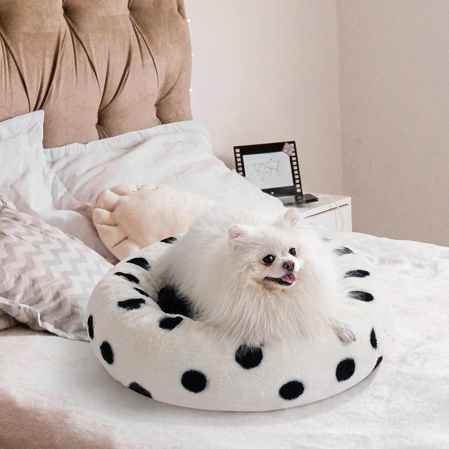 MEWOOFUN Donut Cat Bed For Indoor Cats - 23 Inch Round Washable Pet Bed With Non-Slip Bottom, Plush Fluffy Small Dog Bed For Puppies & Kittens, Black Dot