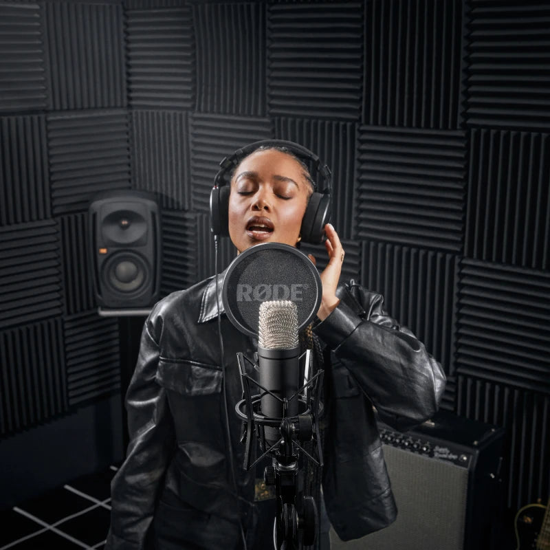 Rode NT1 Signature Series Microphone Upgraded Large Diaphragm Condenser Microphone for Vocal Recording, Dubbing, Live Broadcast