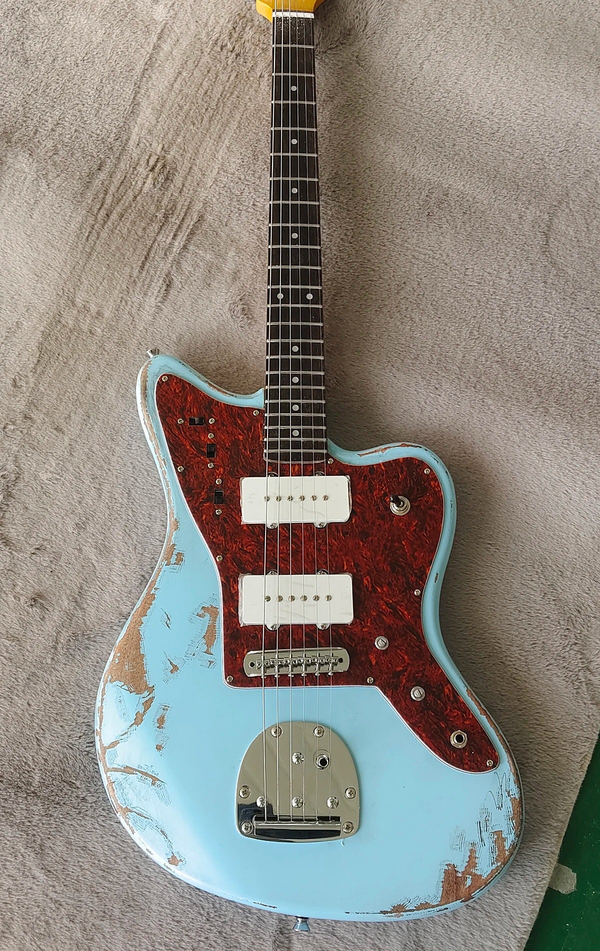 High Quality Sky Blue Relic Style 6 Strings Electric Guitar Rosewood Fretboard Chrome Hardwares Factory Customizable